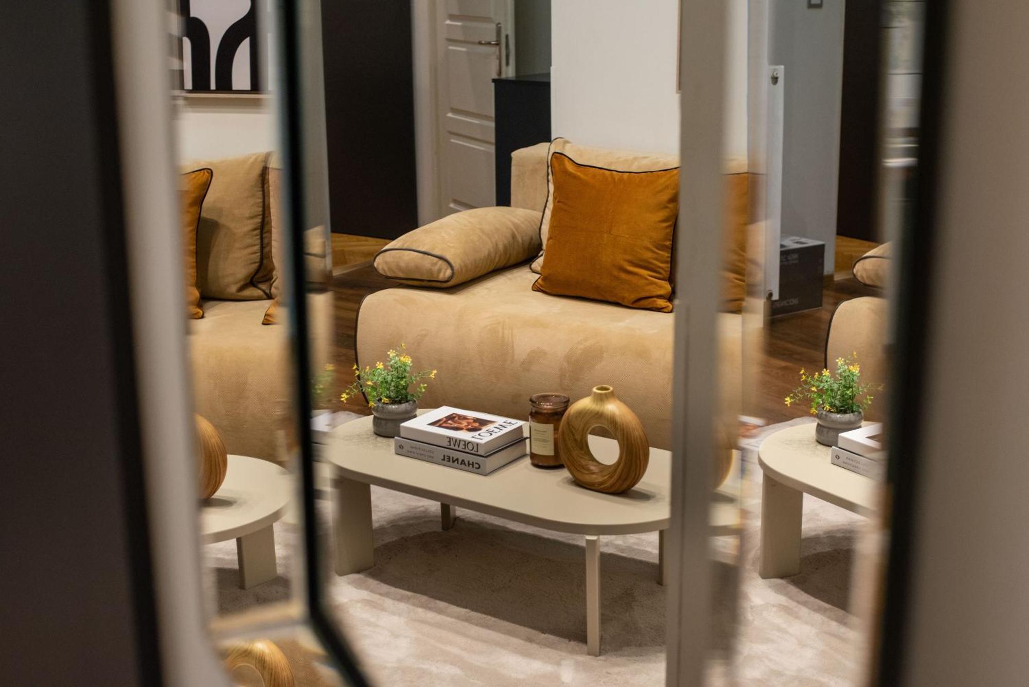 Chic Central 1Br Retreat Near New York Cafe With View Budapeste Exterior foto