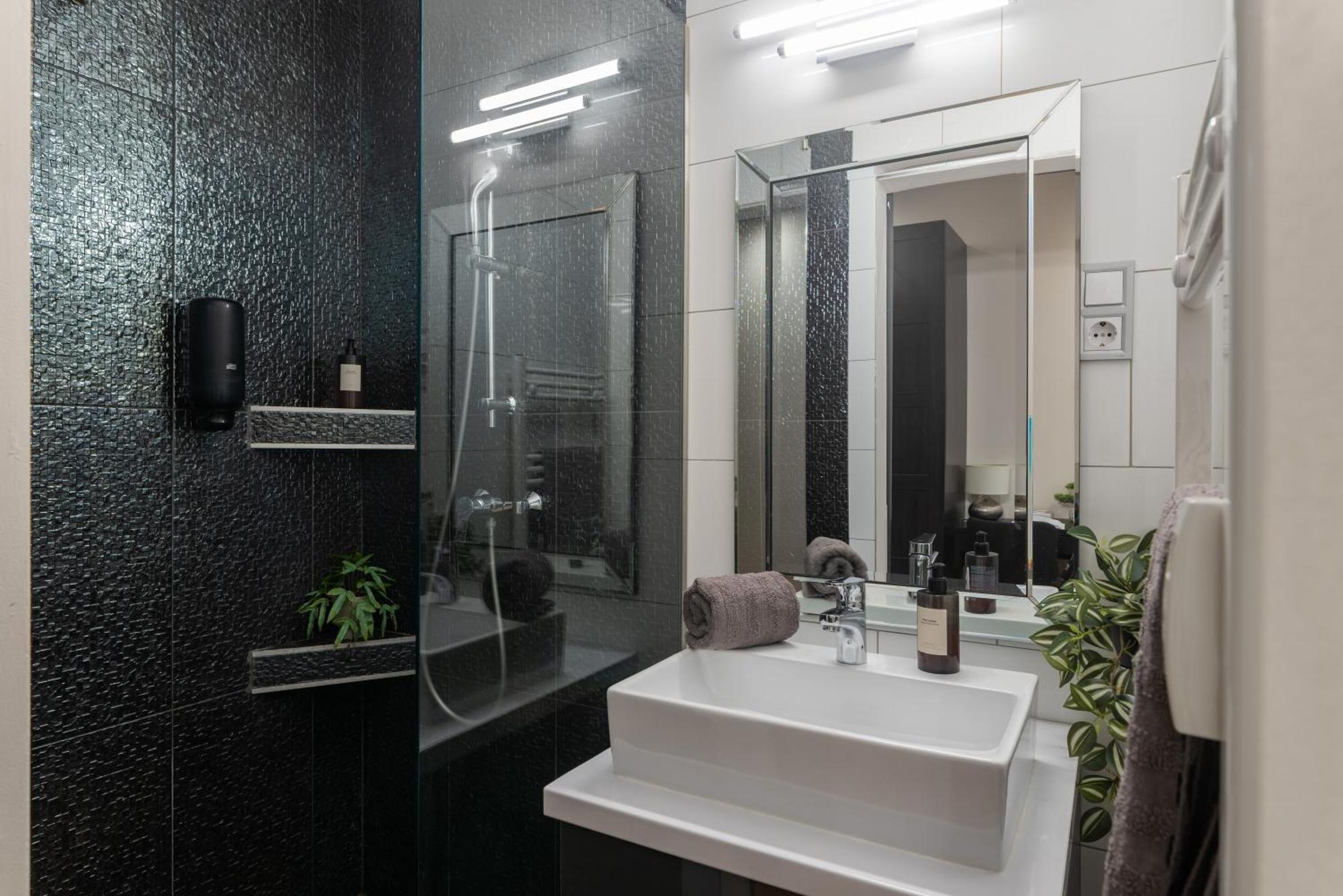 Chic Central 1Br Retreat Near New York Cafe With View Budapeste Exterior foto