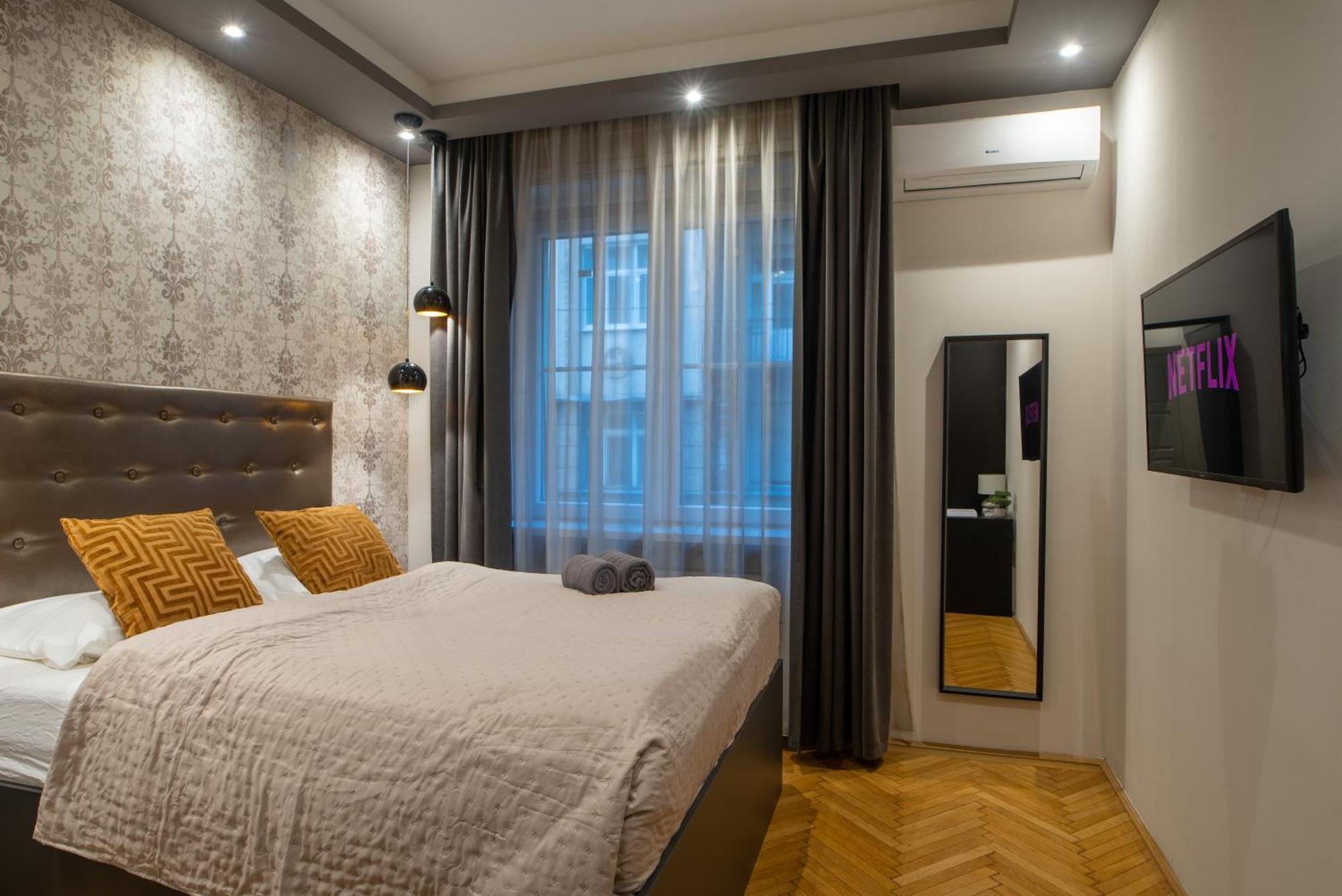 Chic Central 1Br Retreat Near New York Cafe With View Budapeste Exterior foto